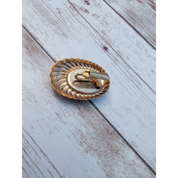 Vintage Clip On Earrings - Just Over 1 & 1/8" Gold Tone & Faux Pearl Oval - Picture 5 of 7